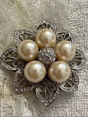 Pearl and Rhinestone Floral Brooch - Cream Pearls, Silver Tone